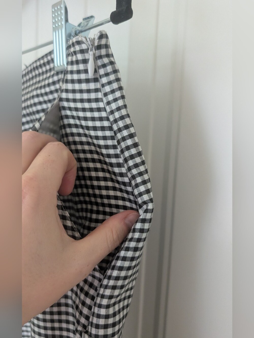 VTG Silk Cropped Tapered Black & White Gingham Pants - Picture 3 of 8